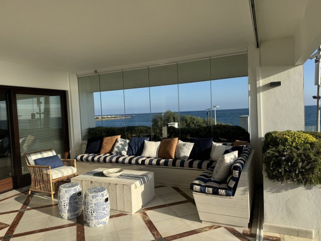 Appartement avec 3 Chambres  à Estepona