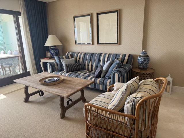 Appartement avec 3 Chambres  à Estepona