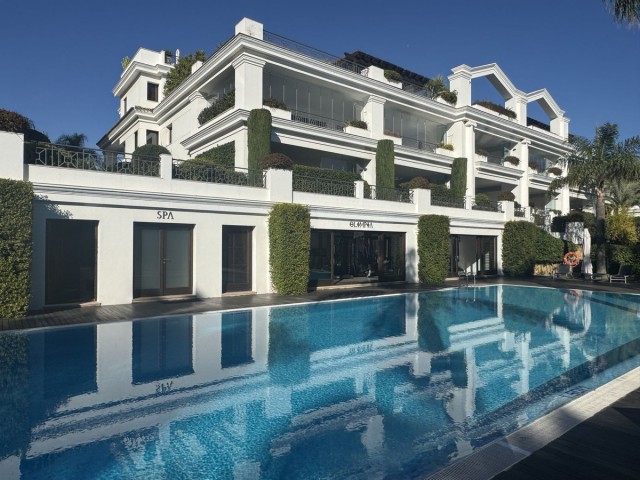 Appartement avec 3 Chambres  à Estepona