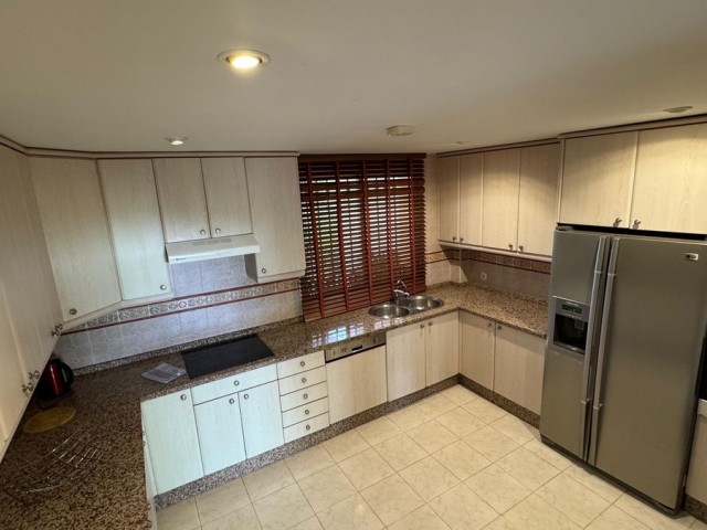 Apartamento con 3 Dormitorios  en Miraflores