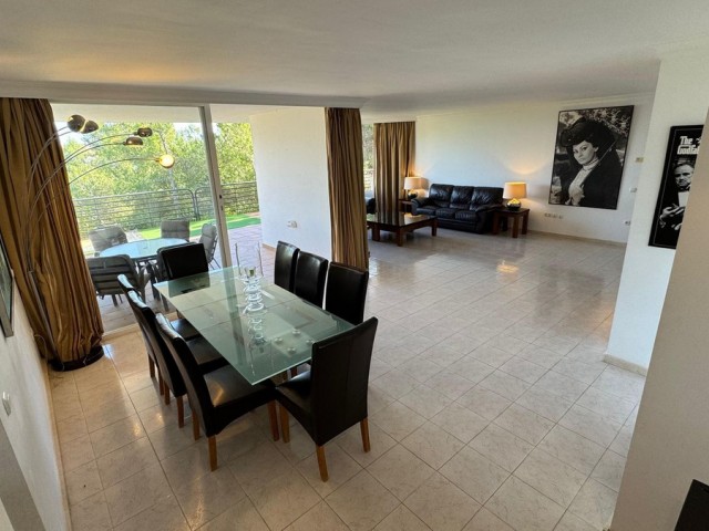 Apartamento con 3 Dormitorios  en Miraflores