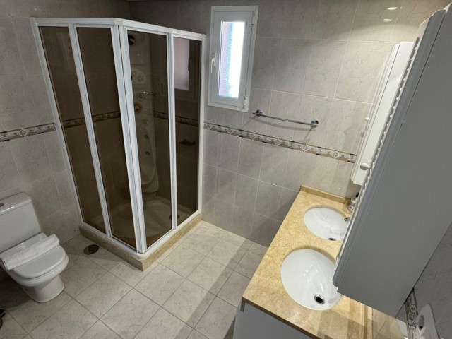 Apartamento con 3 Dormitorios  en Miraflores