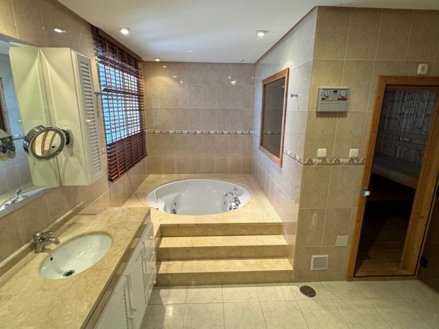 Apartamento con 3 Dormitorios  en Miraflores