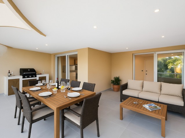 4 Schlafzimmer Apartment in Nueva Andalucía