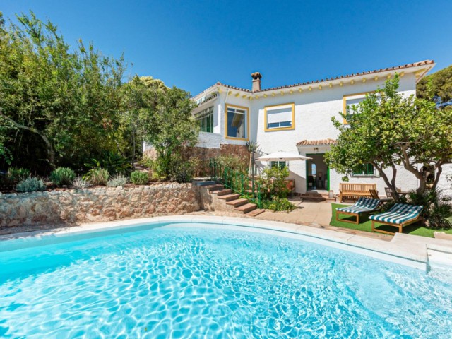 5 Bedrooms Villa in Torremolinos