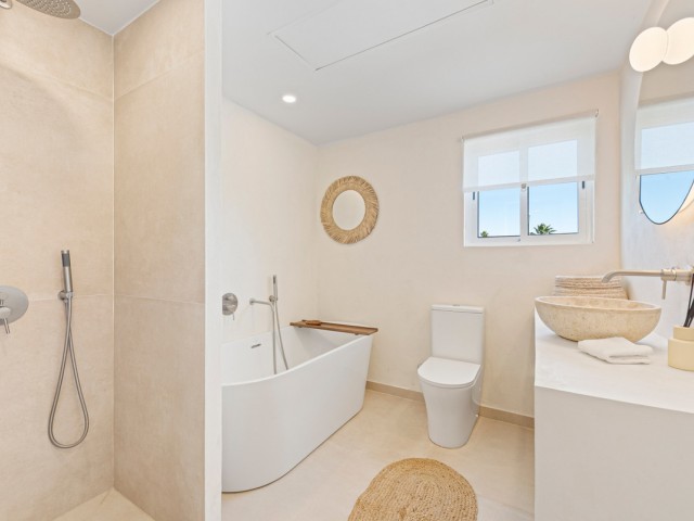 5 Bedrooms Villa in Torremolinos