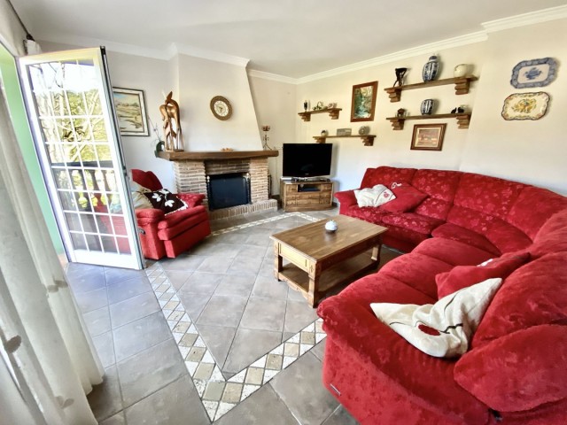 4 Bedrooms Villa in Benahavís