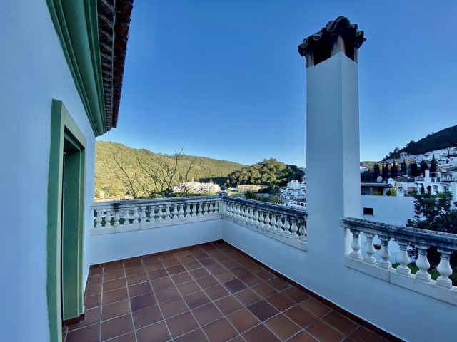 4 Bedrooms Villa in Benahavís