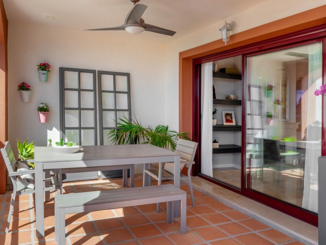 Adosado con 4 Dormitorios  en El Paraiso