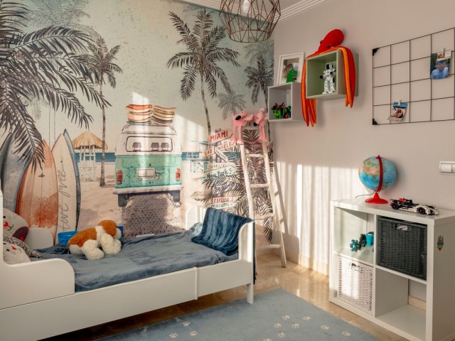 Adosado con 4 Dormitorios  en El Paraiso