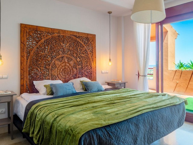 Adosado con 4 Dormitorios  en El Paraiso