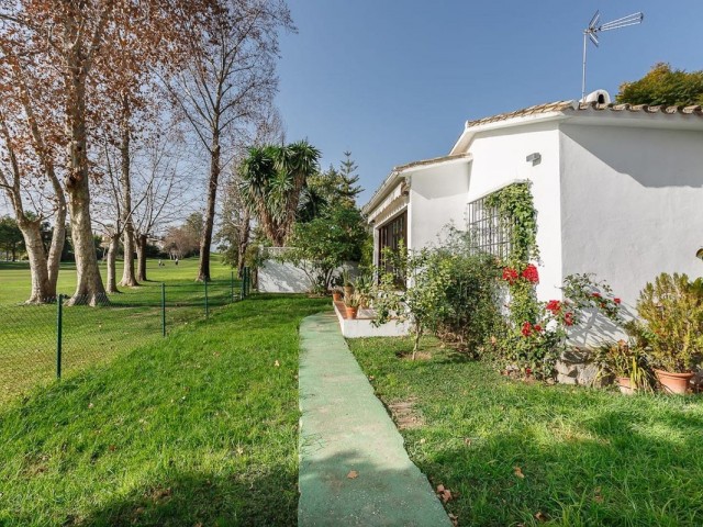 3 Soveroms Villa i Guadalmina Alta