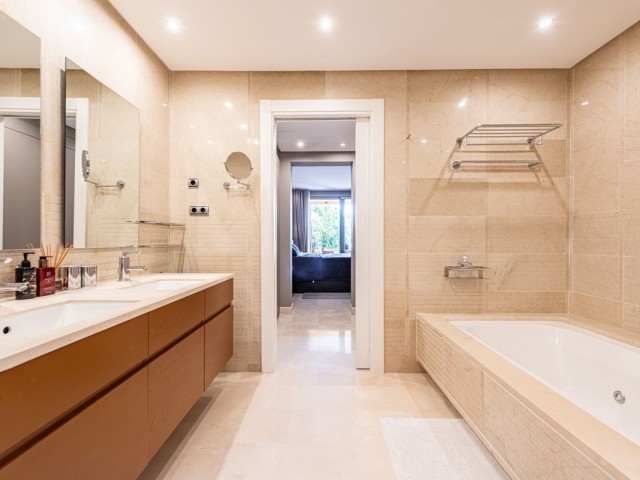 2 Bedrooms Apartment in Sierra Blanca