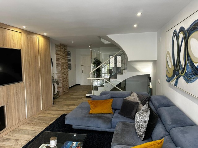 Maison mitoyenne avec 2 Chambres  à Nueva Andalucía