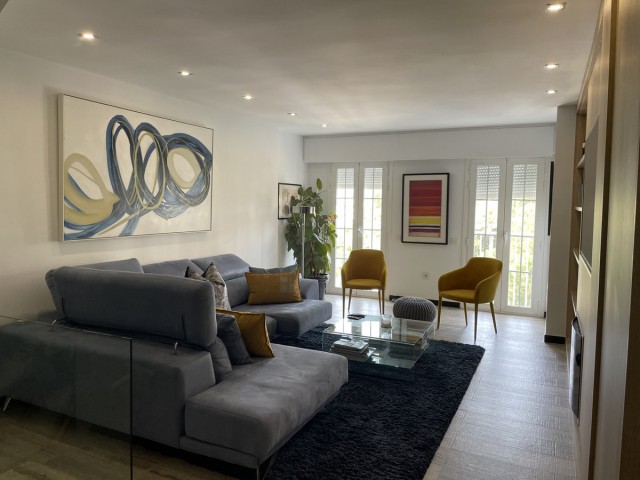 Maison mitoyenne avec 2 Chambres  à Nueva Andalucía