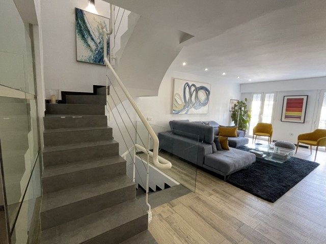 Maison mitoyenne avec 2 Chambres  à Nueva Andalucía