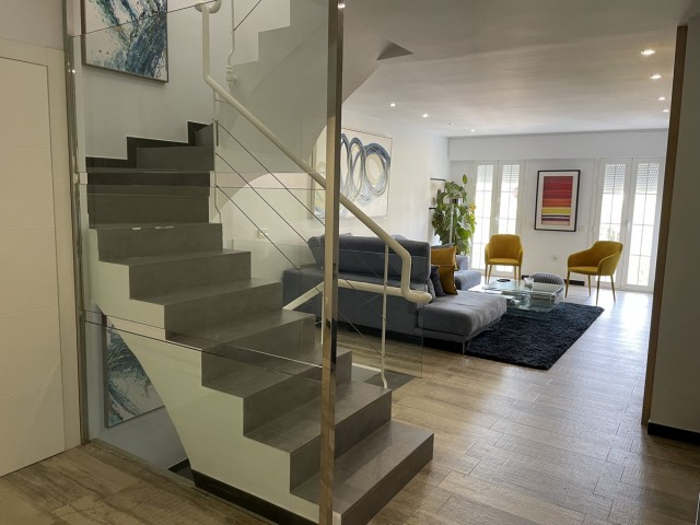 Maison mitoyenne avec 2 Chambres  à Nueva Andalucía