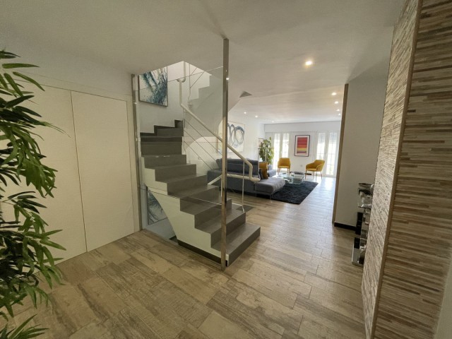 Maison mitoyenne avec 2 Chambres  à Nueva Andalucía