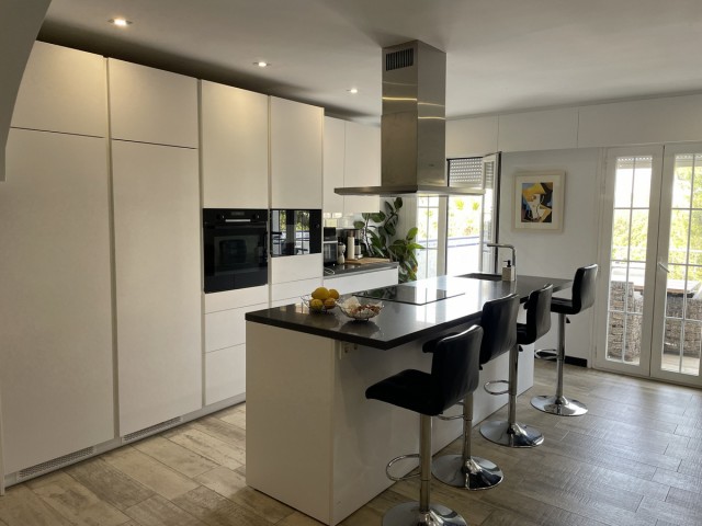 Maison mitoyenne avec 2 Chambres  à Nueva Andalucía