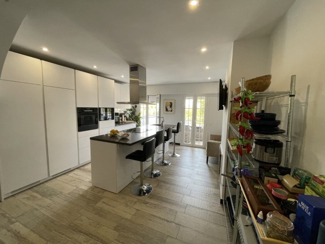 Maison mitoyenne avec 2 Chambres  à Nueva Andalucía