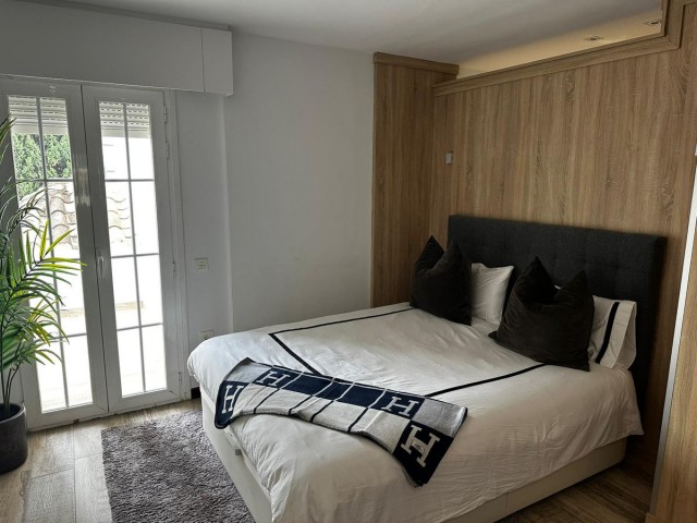 Maison mitoyenne avec 2 Chambres  à Nueva Andalucía