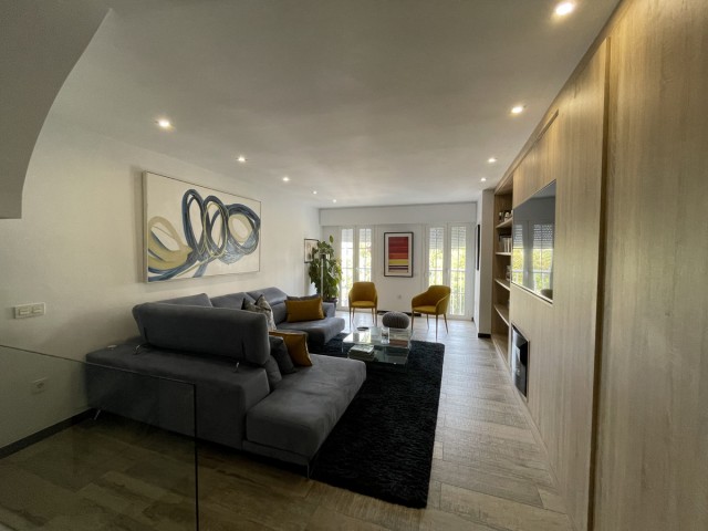 2 Bedrooms Townhouse in Nueva Andalucía