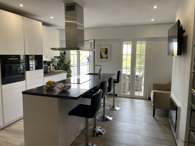 2 Bedrooms Townhouse in Nueva Andalucía