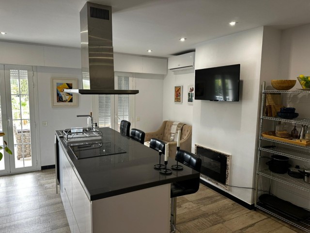 2 Bedrooms Townhouse in Nueva Andalucía