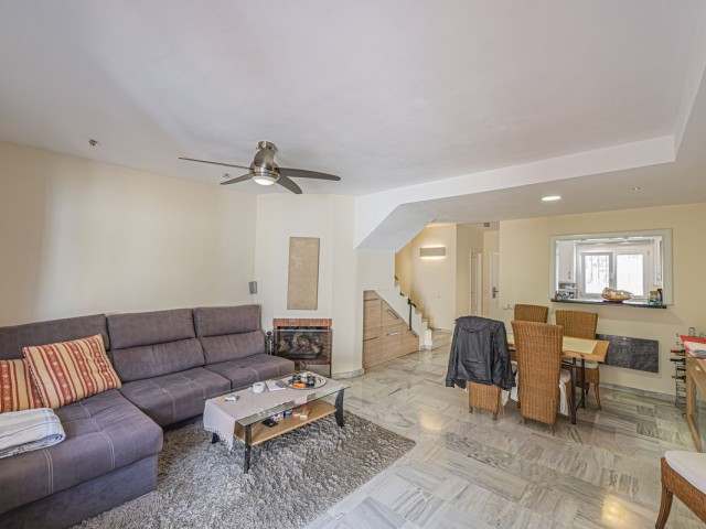 Maison mitoyenne avec 5 Chambres  à Marbella