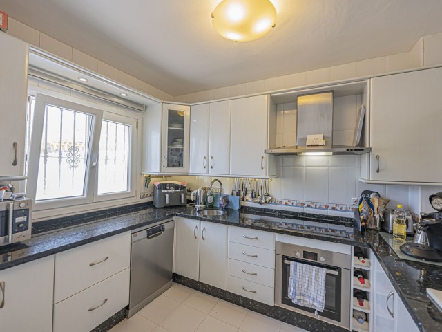 Maison mitoyenne avec 5 Chambres  à Marbella