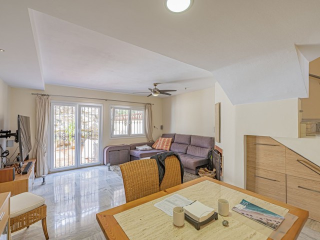 Maison mitoyenne avec 5 Chambres  à Marbella