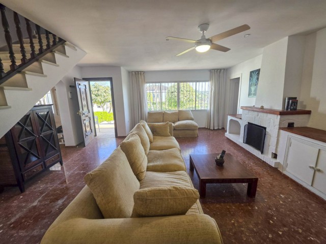 Villa avec 3 Chambres  à Estepona