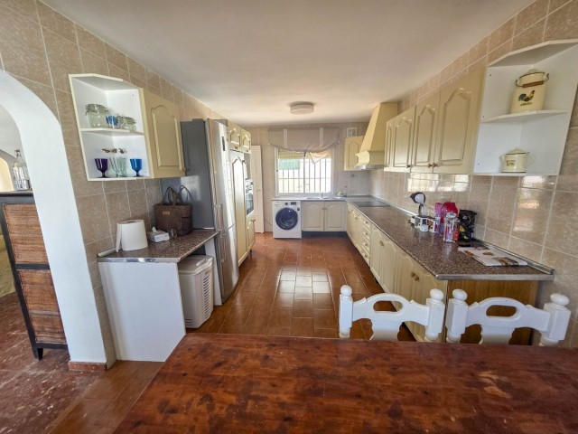 Villa avec 3 Chambres  à Estepona