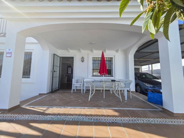 Villa avec 3 Chambres  à Estepona
