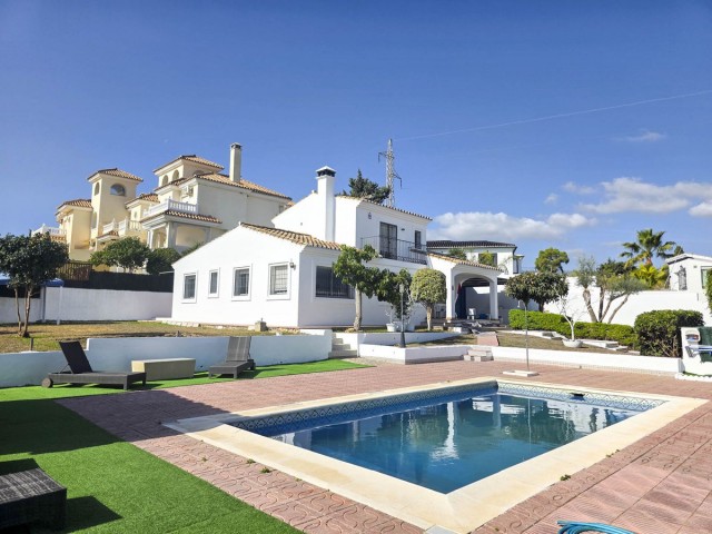 Villa avec 3 Chambres  à Estepona