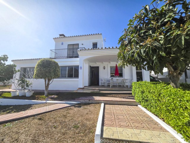 Villa avec 3 Chambres  à Estepona