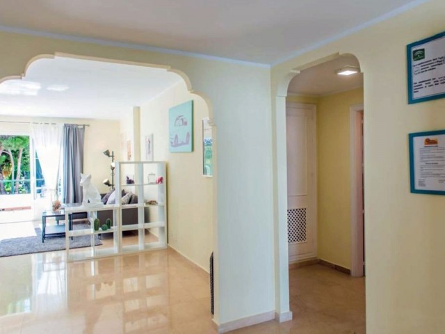 Penthouse, El Presidente, R5226151