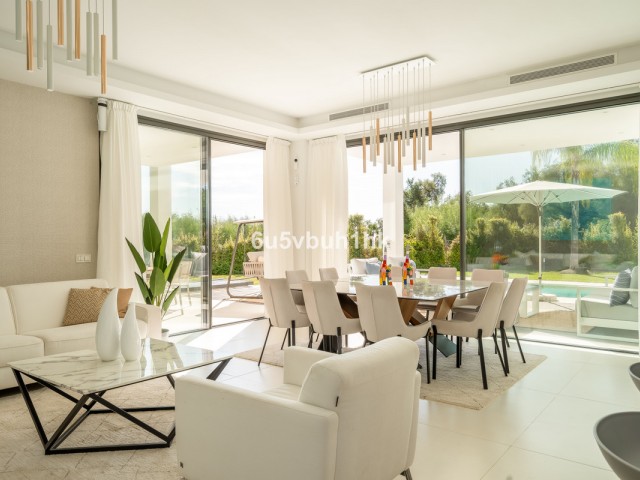 Villa, Monte Halcones, R5226268