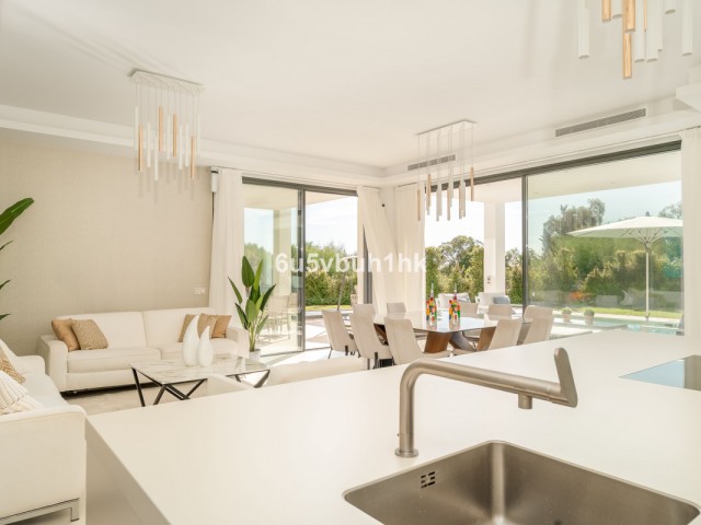 5 Bedrooms Villa in Monte Halcones