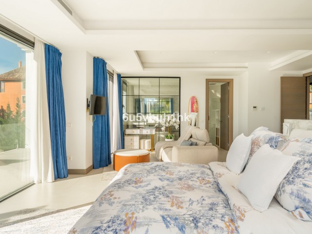 5 Bedrooms Villa in Monte Halcones