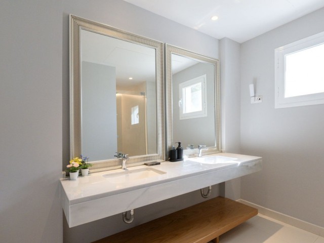 Villa con 5 Dormitorios  en Torremuelle