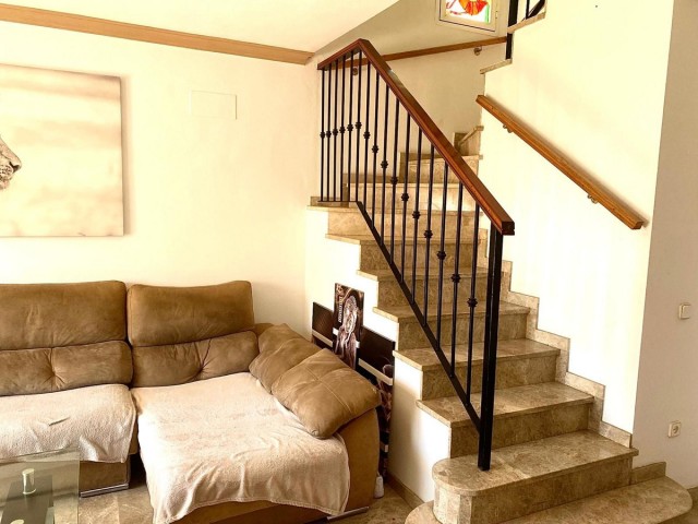 Maison mitoyenne avec 4 Chambres  à Marbella