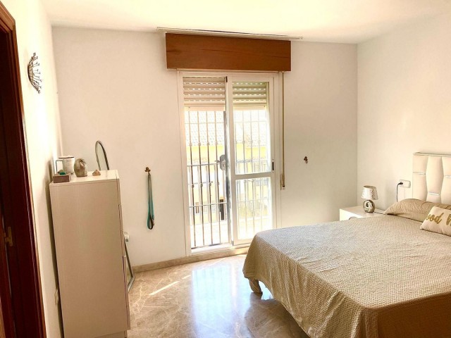 Maison mitoyenne avec 4 Chambres  à Marbella