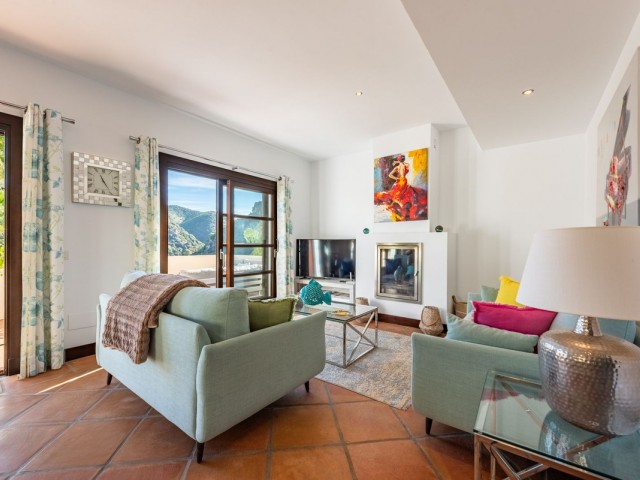 4 Bedrooms Townhouse in Benahavís