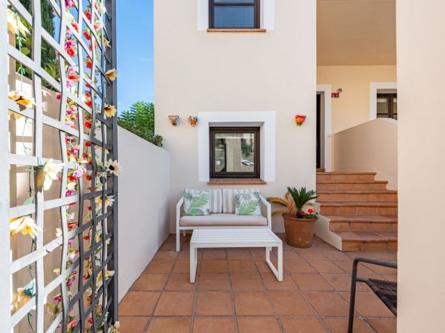 4 Bedrooms Townhouse in Benahavís