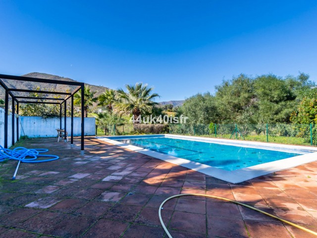 4 Bedrooms Villa in Mijas