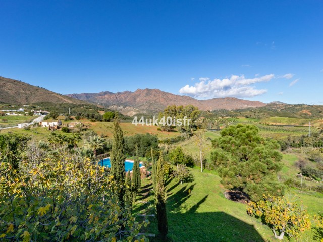 4 Bedrooms Villa in Mijas