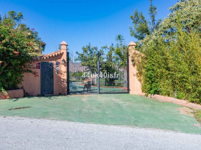 4 Bedrooms Villa in Mijas