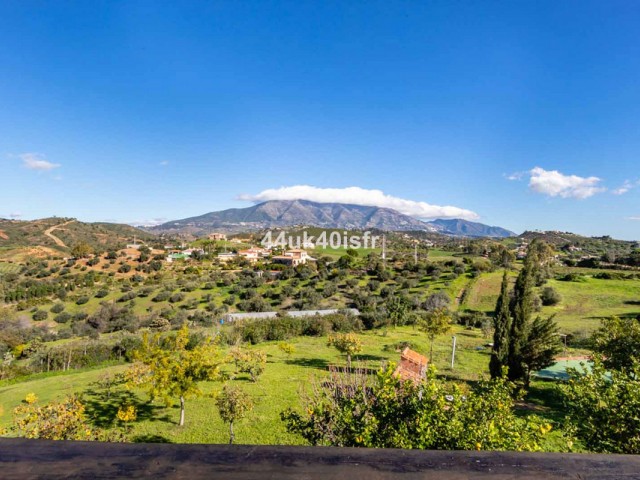4 Bedrooms Villa in Mijas