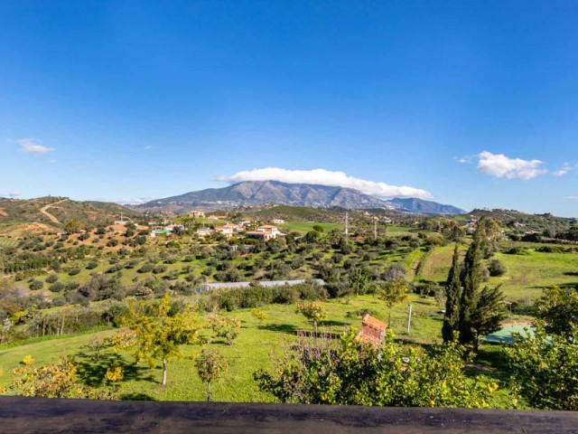 4 Bedrooms Villa in Mijas